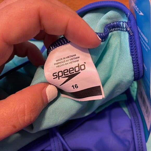 Speedo Blue and Green One Piece Swimsuit Athletic Design - Picture 4 of 7